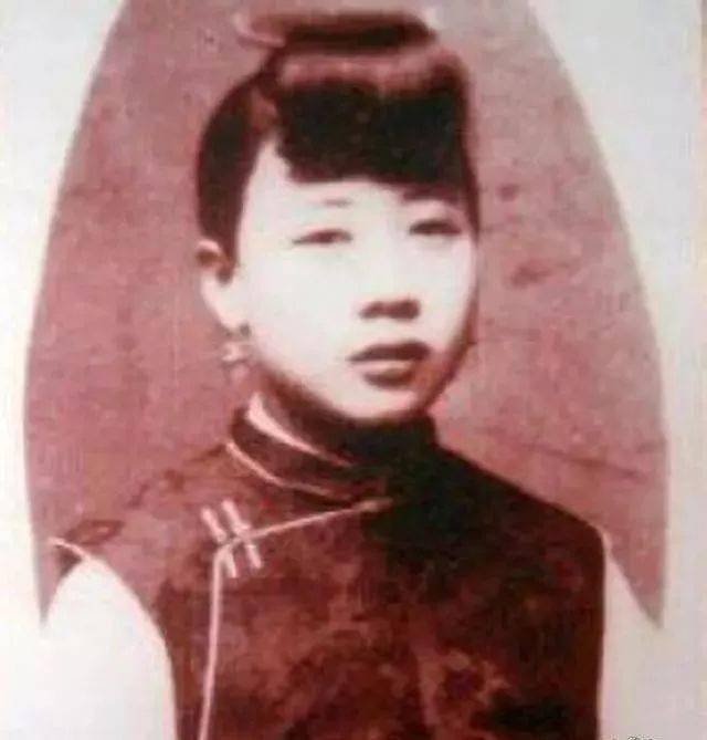 百年前的青楼女子老照片图八让皇族疯狂长相比后宫妃子漂亮