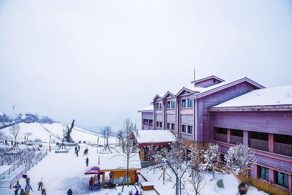 辽宁丹东,宽甸天桥沟滑雪场.