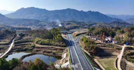 目前,安徽交控集团共承担滁天,黄千,合枞,无岳高速等20条高速公路建设