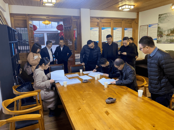 检查组一行分别前往马屿镇儒阳村,曹村镇东岙村,通过听取汇报,实地