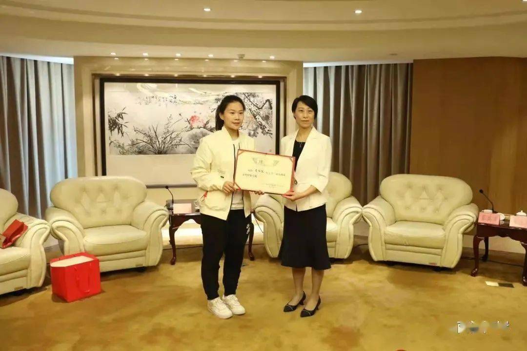 3月11日上午,副市长王雪竹在汕头迎宾馆会见载誉归来的女足亚洲杯冠军
