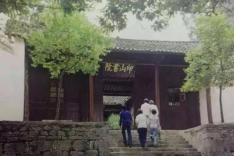 箫笛名都侗听玉屏