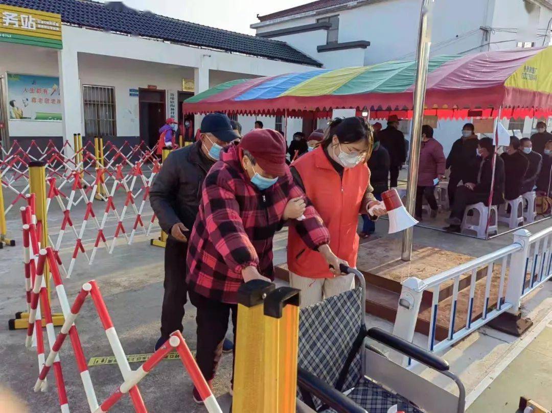 宝应分时段分区域核酸检测现场直击