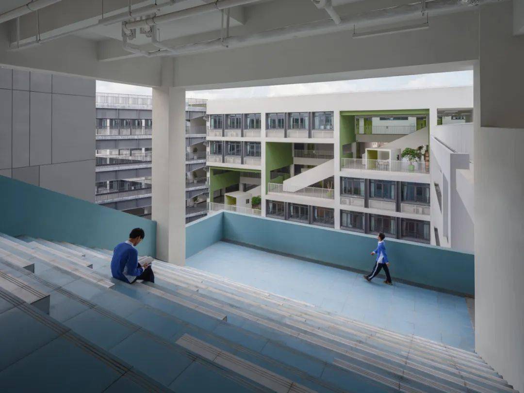 新作深圳市龙华区行知中学筑博设计联合公设