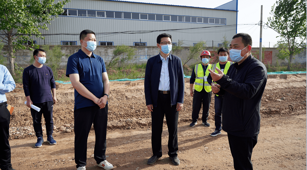 新河县委书记韩非实地调研企业生产,交通项目建设和