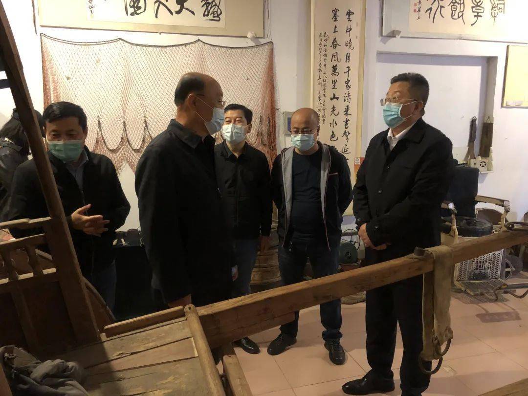 上午 研究教育教学工作下午 参加县教育系统校园安全工作会云建中同志