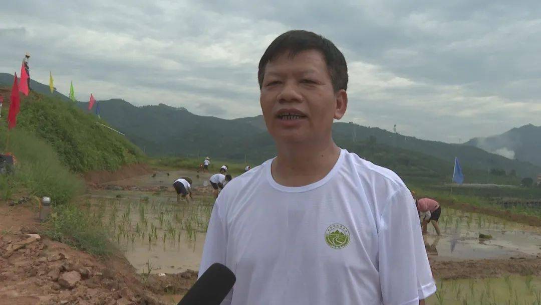 生态环境保护我在平和有亩田认领开耕暨推进花山溪流域退果还耕行动