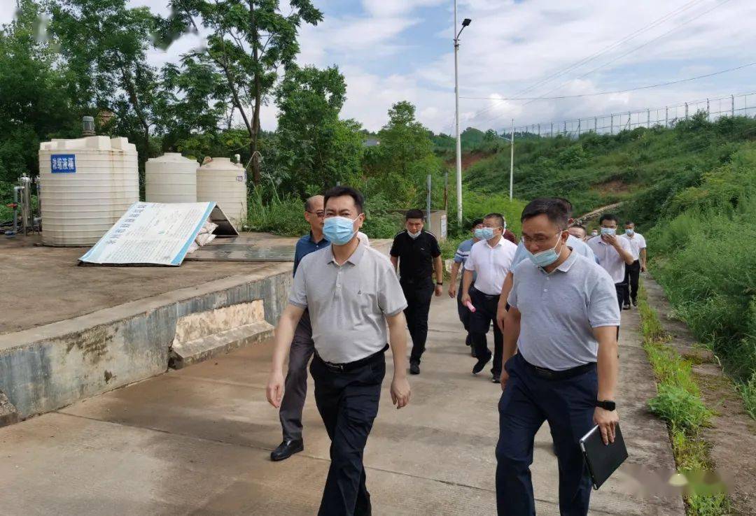 黄永英调研生活垃圾处理工作_填埋场_相关_新田县