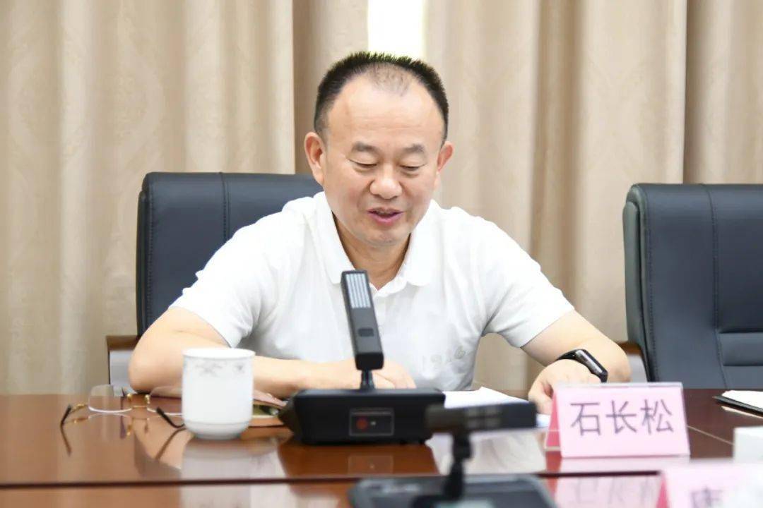 助力民营经济更好地团结起来壮大起来活跃起来石长松带队到市工商联
