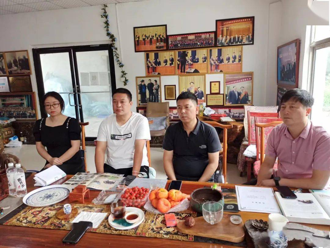 交流中,曲宏宇总经理同时介绍了威海市烟台黑猪保种场针对烟台黑猪的