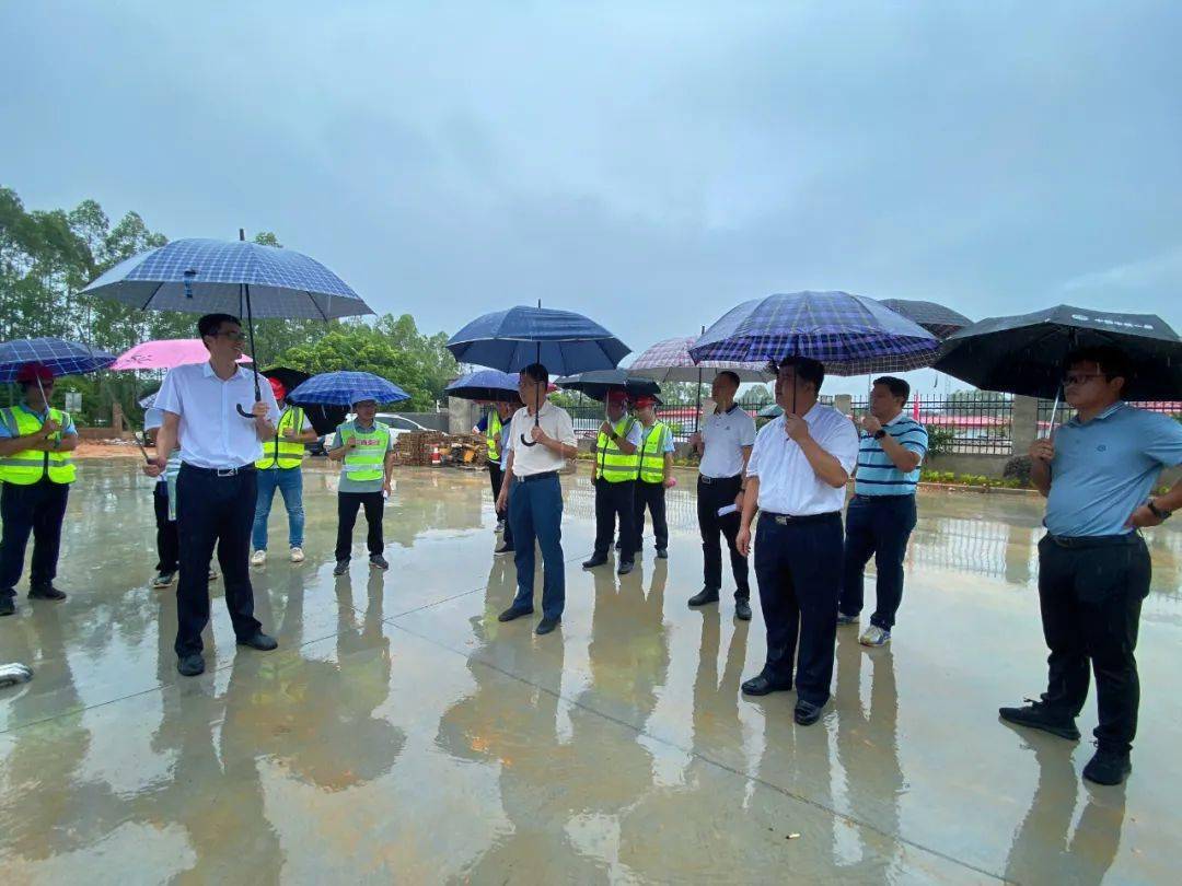 雷少华调研高速公路项目建设和企业发展