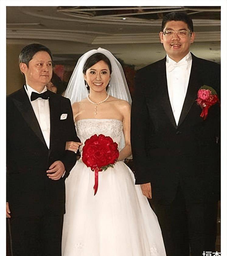 "豪门顶配"蔡依珊:老公大选遭"子弹穿脸,霸气应对力挽狂澜_连胜文