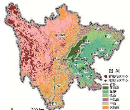 大多在4000米以上,内有四川盆地,在盆地边缘地区是强烈上升的山地地形