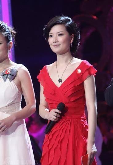 陈蓉4岁还不会说话,却成为了一名主持人,她的双胞胎女儿好可爱_上海