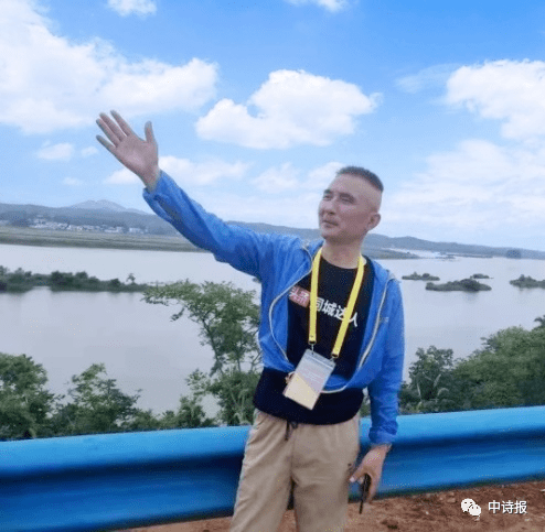 【作者简介】孙明亮， 安徽六安人，中国诗歌学会会员，安徽诗歌协会会员