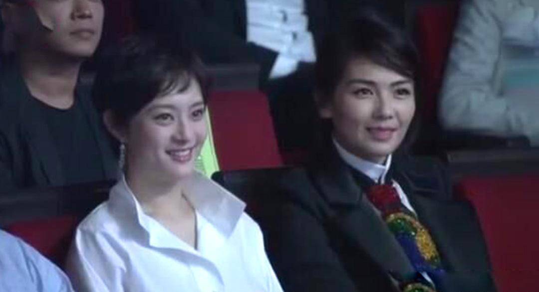 孙俪和刘涛合影,气质差距太明显,难怪刘涛现在依然还很红_显得_女明星