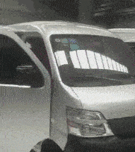 搞笑GIF:老妈假装晕倒, 我觉着孩子的做法也不算错哈