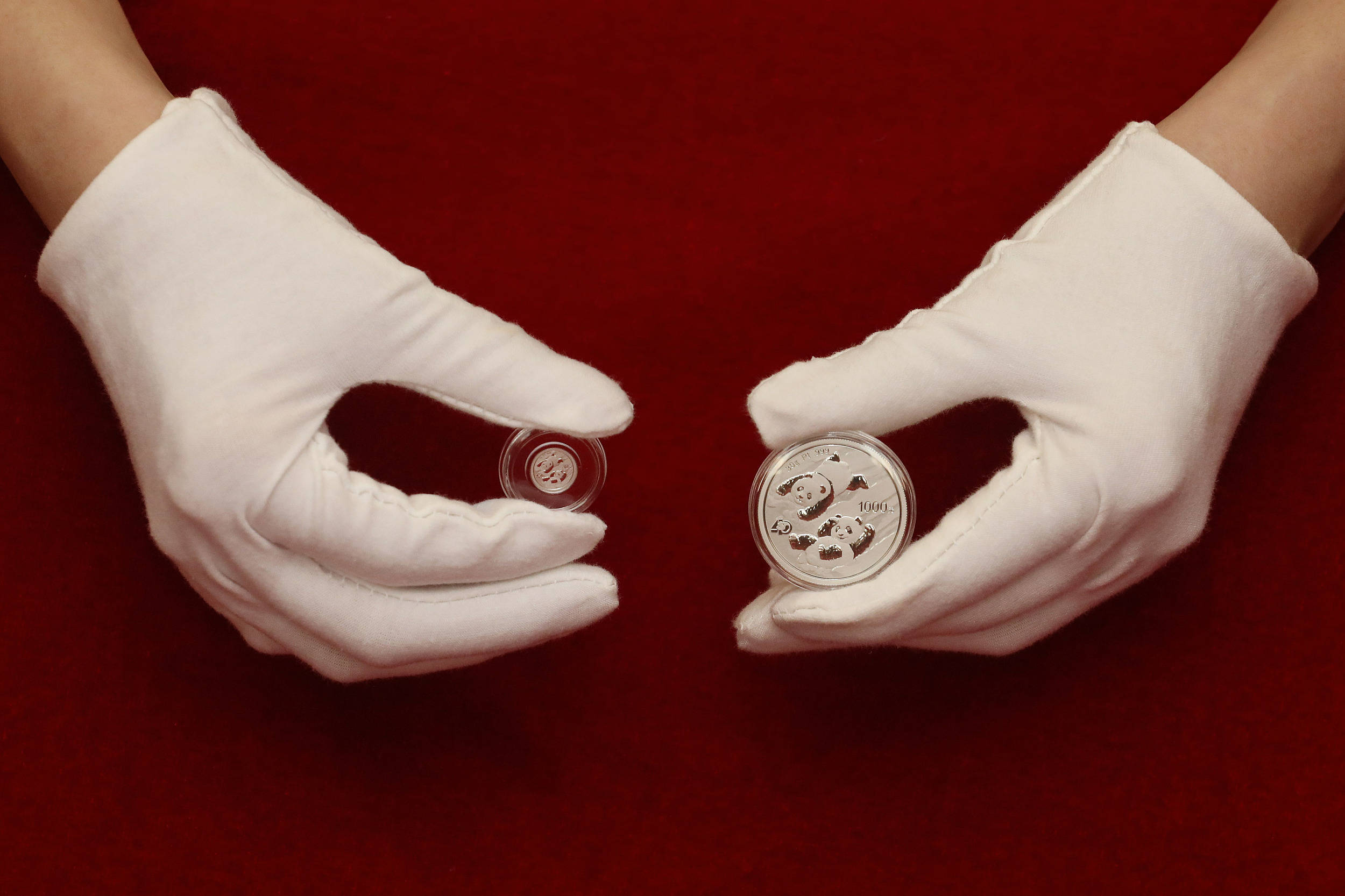 风靡40年经久不衰，“熊猫纪念币”到底有何魅力？