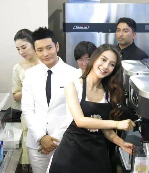 继陈赫郑恺后杨颖也开了火锅店,她之前的美甲店咖啡厅都怎样了?