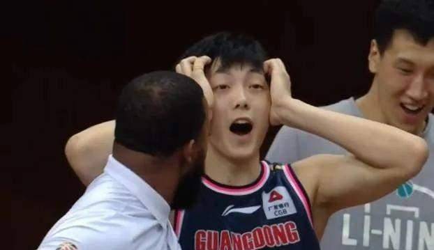 张振麟到广州胡明轩在练瑜伽许米乐M6 M6米乐杰在孤立地练腰腹肌(图5)