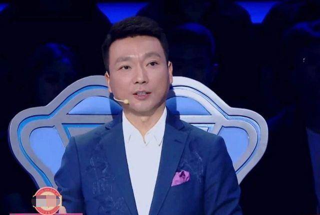 他是电视"炙手可热"的男主持,婚后22年不要孩子,他后悔了?_康辉_刘雅