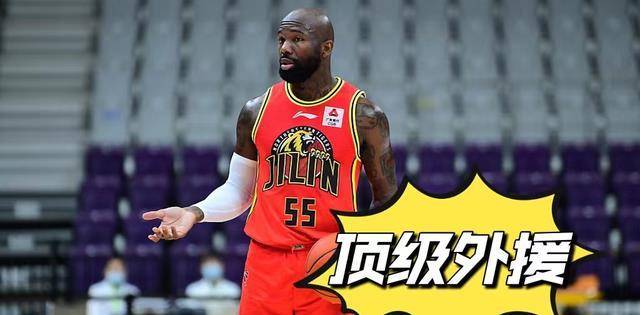 他确实是劳模.据说他在吉林男篮的年薪只有50万.