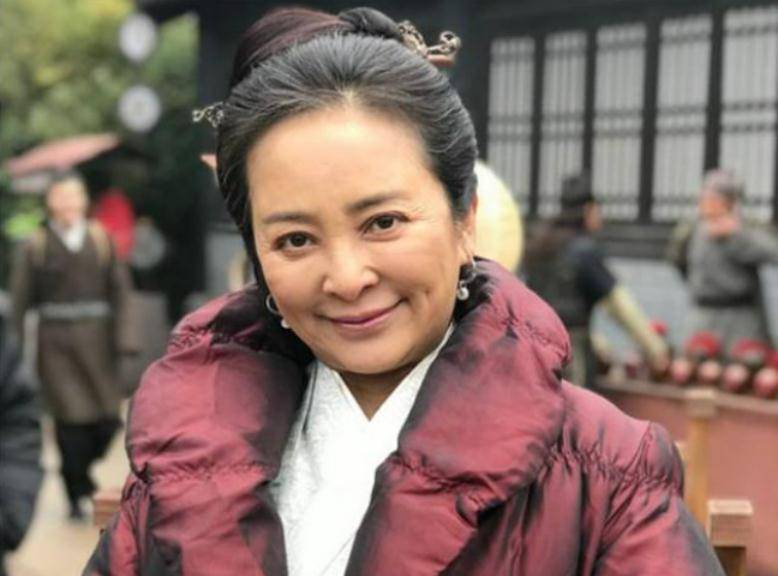 远嫁国外的8名女星,有人怀璋,有人分手3次,誓不