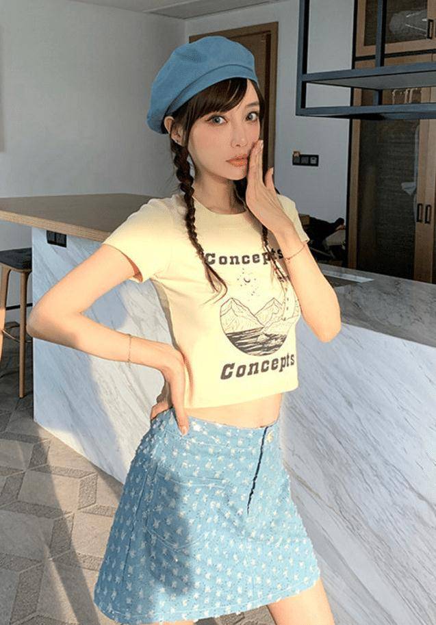 真服了单身后的李小璐！阿姨年纪还穿“瑜伽短衫”这腰细米乐M6 M6米乐到女生羡慕(图1)