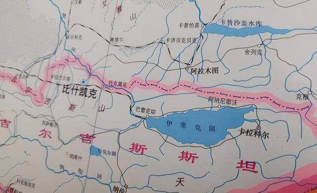 形象:在古丝绸之路上,像护卫中国西北边疆的战士《新唐书·地理志"