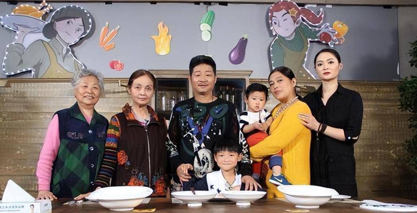 赵亮:嫁给小16岁的模特,婚后育有两个孩子,过着幸