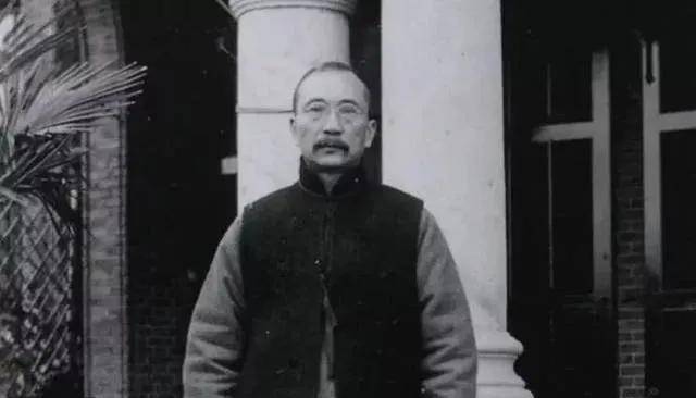 追命太岁赵理君,从老师到杀人魔王,刀劈民国总理,不