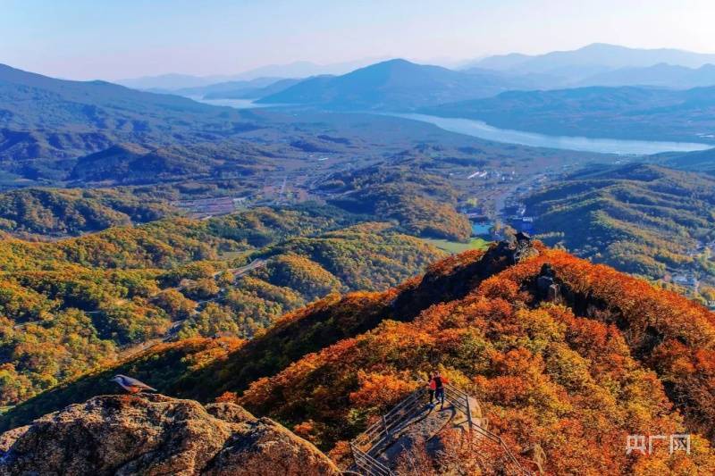 山色绚烂 层林浸染 吉林市的秋色正在派送