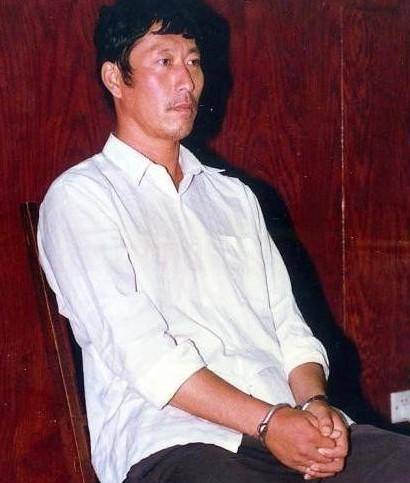 因不服前罪判刑,他抢3把枪连杀17警民,法庭上流泪称:代价太大_白宝山