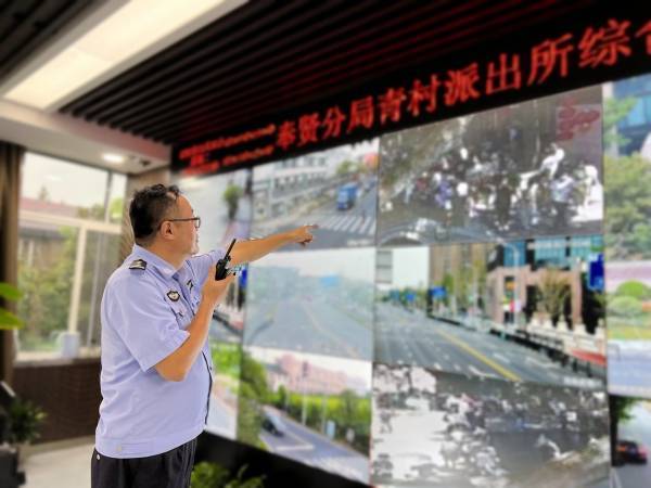 青溪老街迎来客流高峰，警方守护假期平安