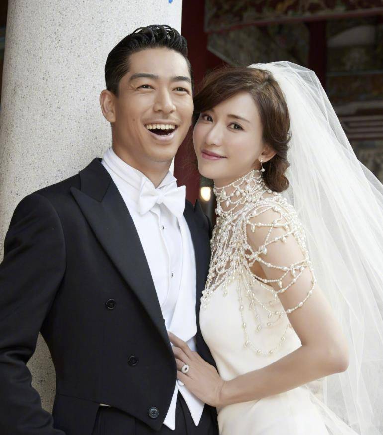 小强诚瑜伽导师：前“米乐M6 M6米乐台湾第一美女”林志玲54岁依旧(图12)