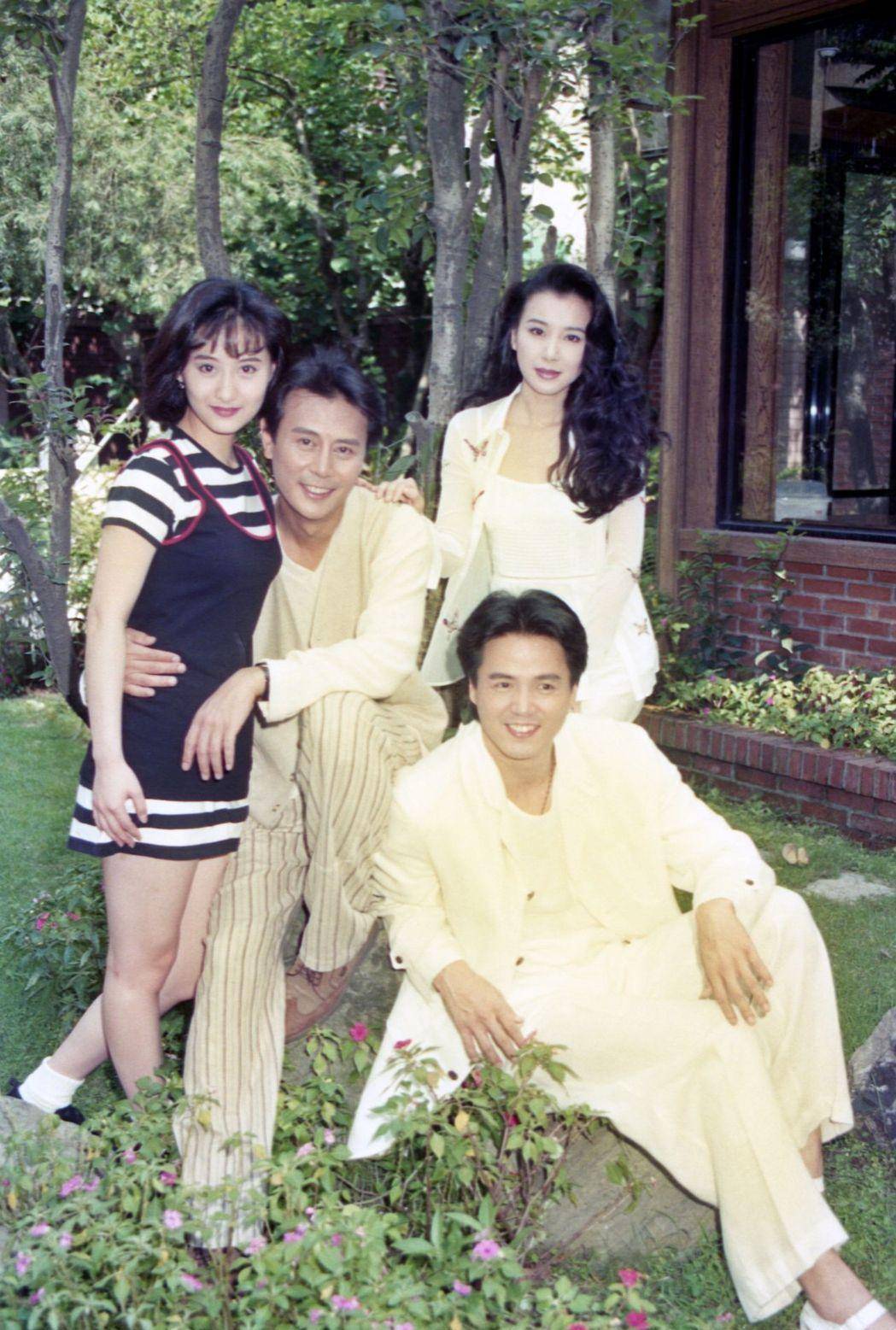 小强诚瑜伽导师：前“米乐M6 M6米乐台湾第一美女”林志玲54岁依旧(图9)