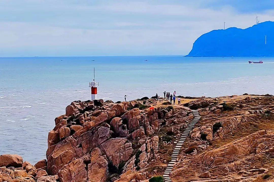 闾峡灯塔丨“福建小垦丁”，霞浦海上航标，这座网红灯塔，你去了吗？