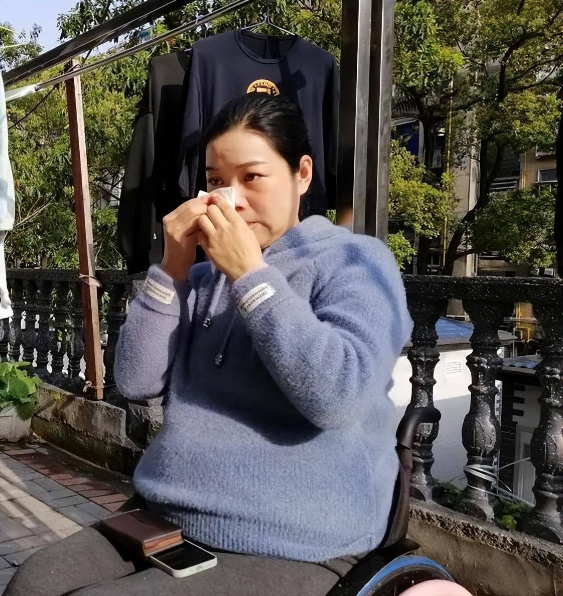 湖北34岁女子瘫痪离异后,嫁给闺蜜的儿子,网友:绝配 湖北34岁女子瘫痪离异后,嫁给闺蜜的儿子,网友:绝配