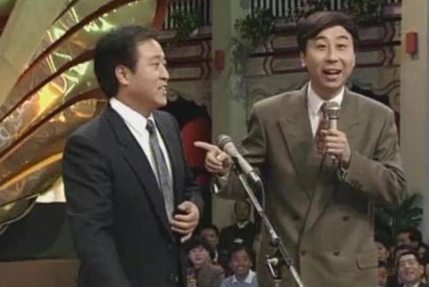 牛群3度弃搭档冯巩,51岁做县长,58岁妻离子散,71
