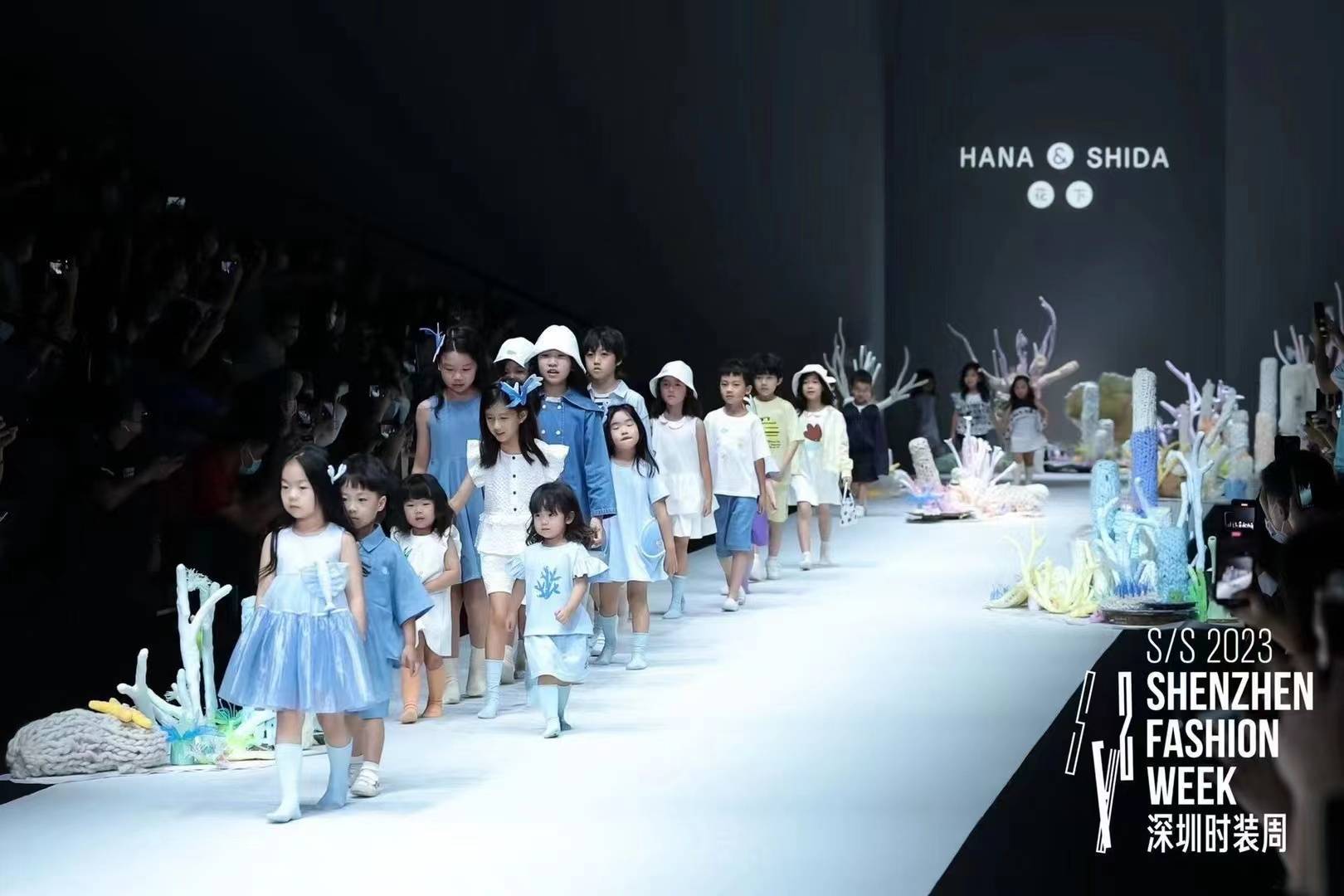 60个小模特,五大童装品牌,为s/s 2023深圳时装周带来