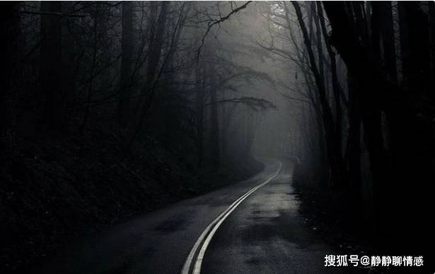 梦境的迷雾，探索我梦到一个陌生人，却似情侣的深层含义