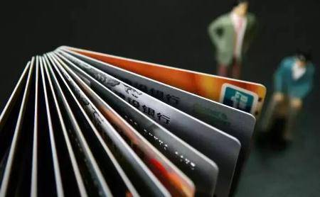 建行卡被暂停非柜面了，能直接去柜台把钱取出来吗？