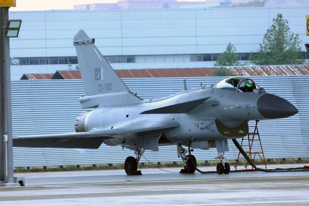 36架歼10还不够，巴基斯坦被曝还要下单60架，彻底淘汰美国F16？