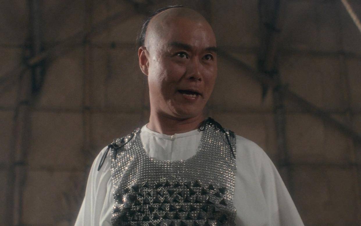 他在《黄飞鸿之铁鸡斗蜈蚣》中饰演的"雷一笑"一角最为年轻人所熟知.