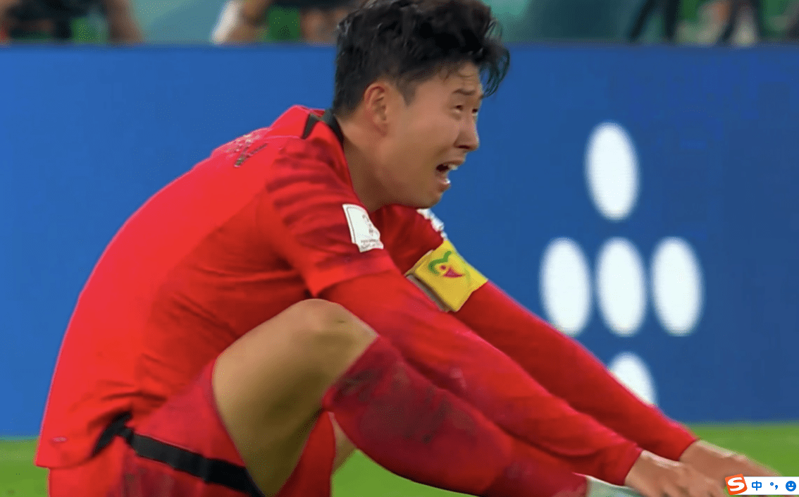 韩国2:1精彩进步！孙兴慜大哭，C罗不满教练，乌拉圭围攻裁判