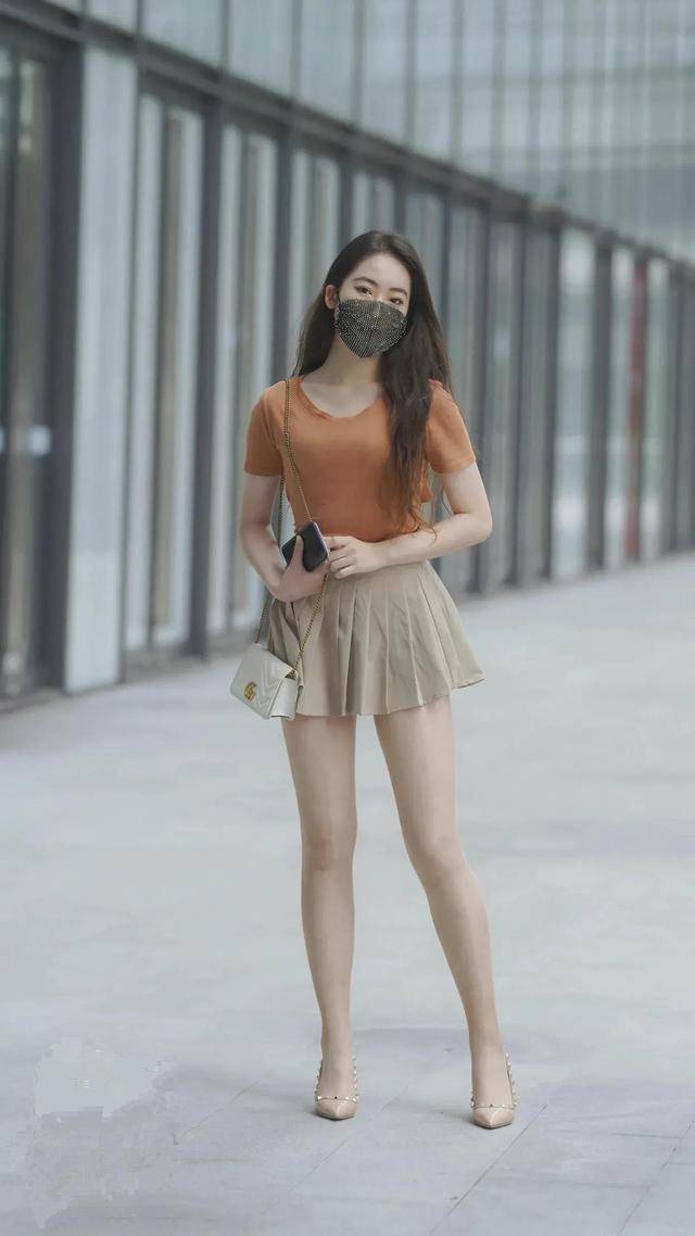 原创
  “纸袋裤”+高跟鞋,小个子女生穿更显高,时髦又减龄 第5张 原创
  “纸袋裤”+高跟鞋,小个子女生穿更显高,时髦又减龄 第5张