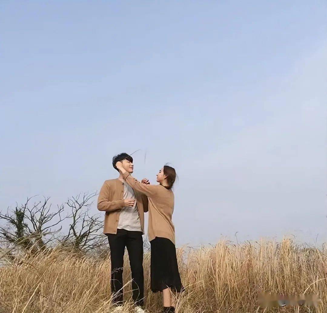 热恋期发朋友圈的浪漫句子，又甜又撩人 