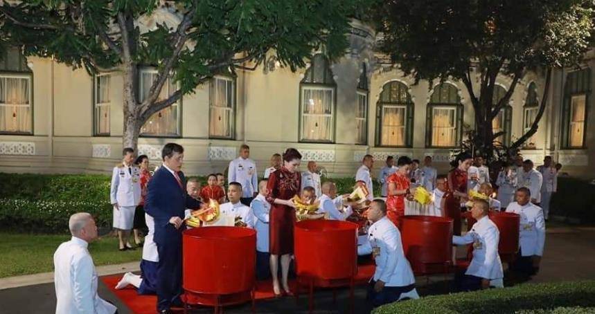 ����ﳹ���������ң�����ѪԵ���϶����Ժ����Ϻ���