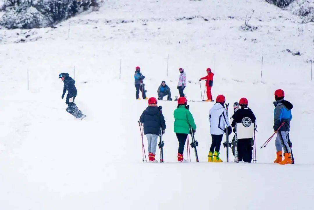 看点丨冰雪运谈球吧体育动地图发布！全市15个滑雪滑冰场等你打卡(图10)