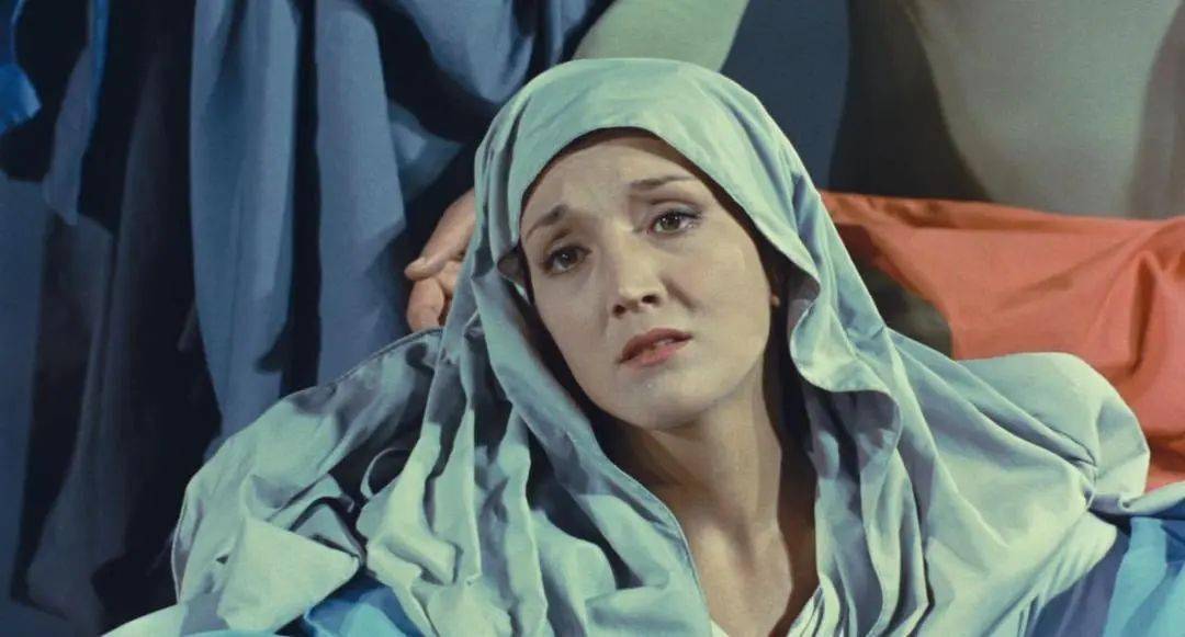 @�����ˣ�����ĵ�һ��Ӱչ����������ĩ�и�����